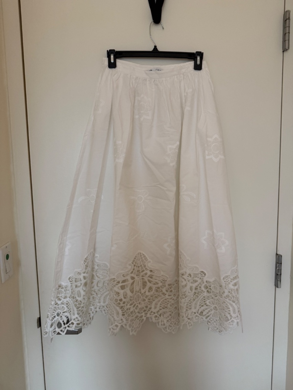 Zara embroidered midi skirt - Picture 6 of 9